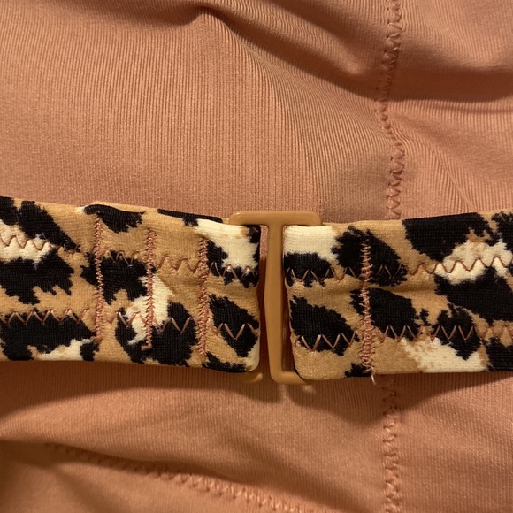 AERIE Strapless Leopard print Swimsuit Size M - Picture 2 of 7